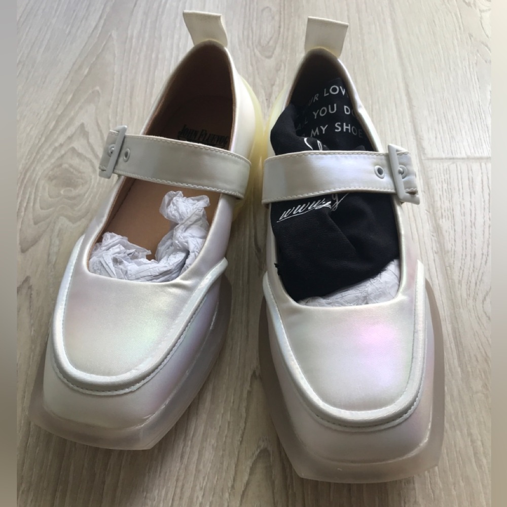 TAYLER - white iridescent Mary Jane loafers Fluevog, size 8